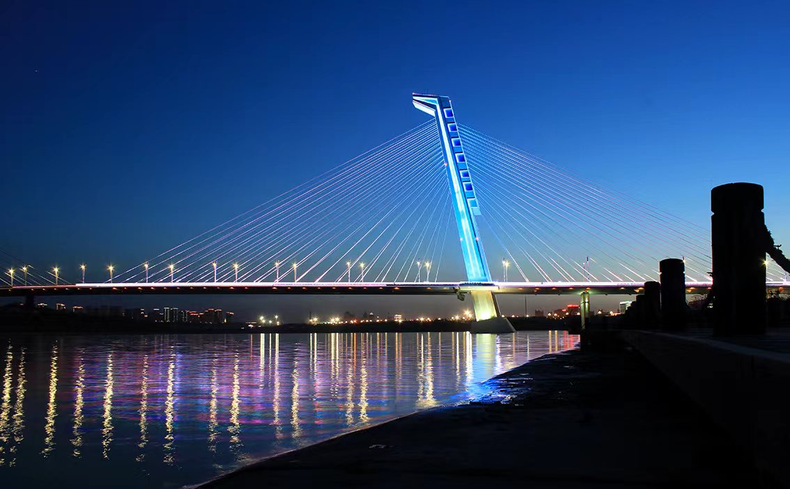 九月的乌兰木伦大桥.jpg